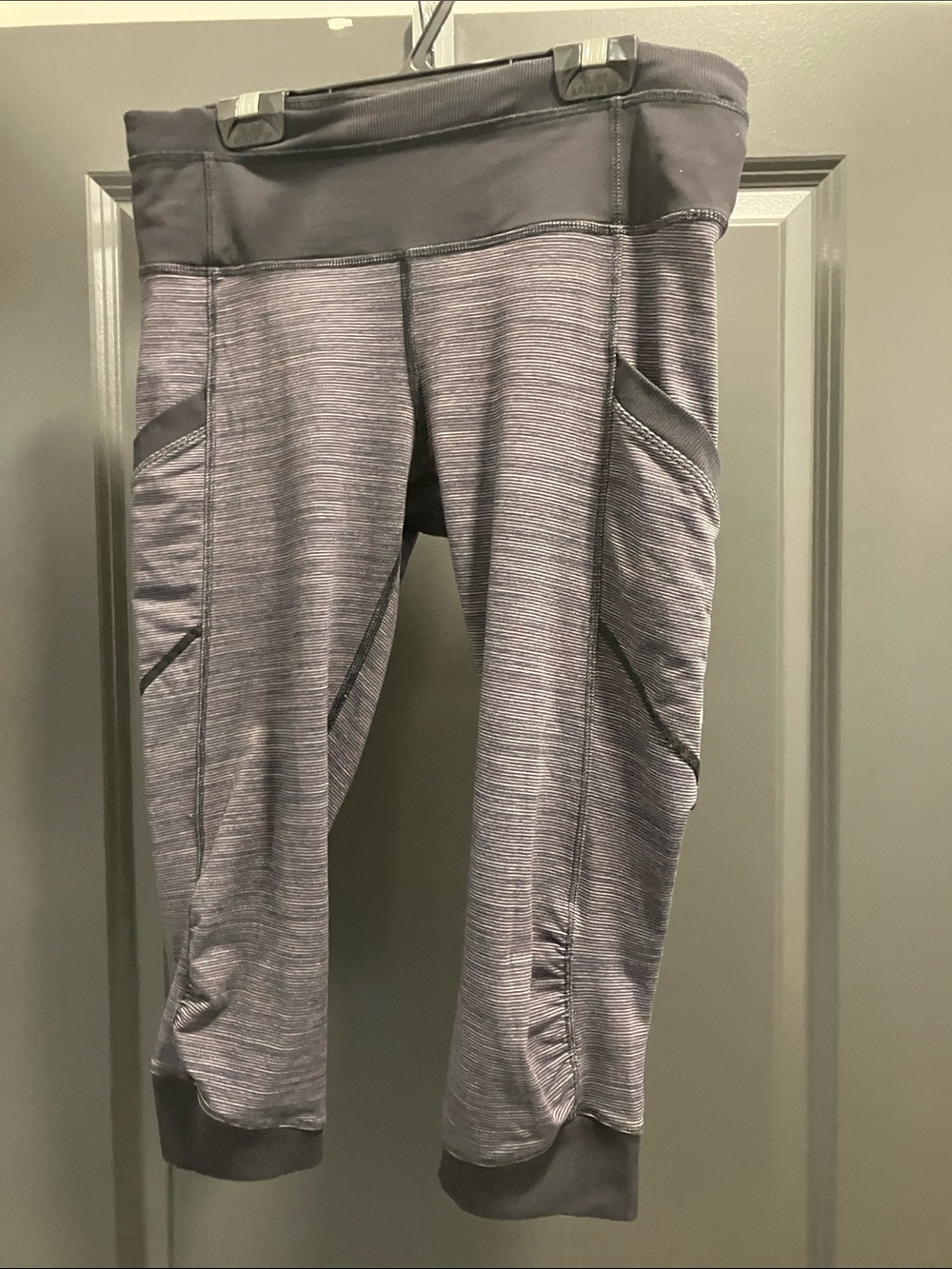 lululemon athletica Gray/Purple Heathered Cropped Leggings